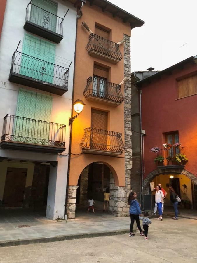 Apartamento Con Encanto El Pont de Suert Exterior photo